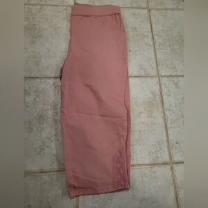 Capri Pants Lace Detail